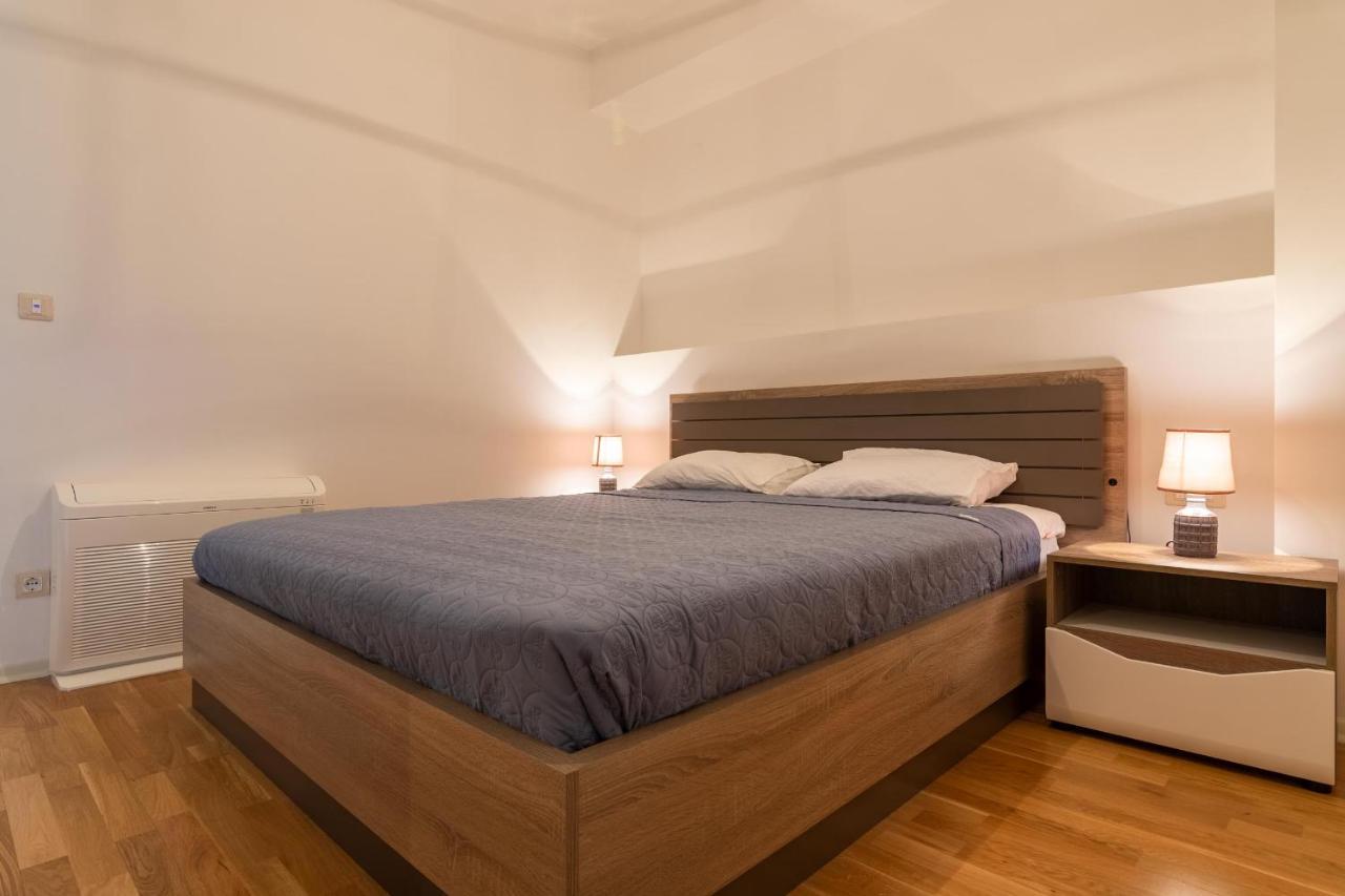 H704 Apartment *